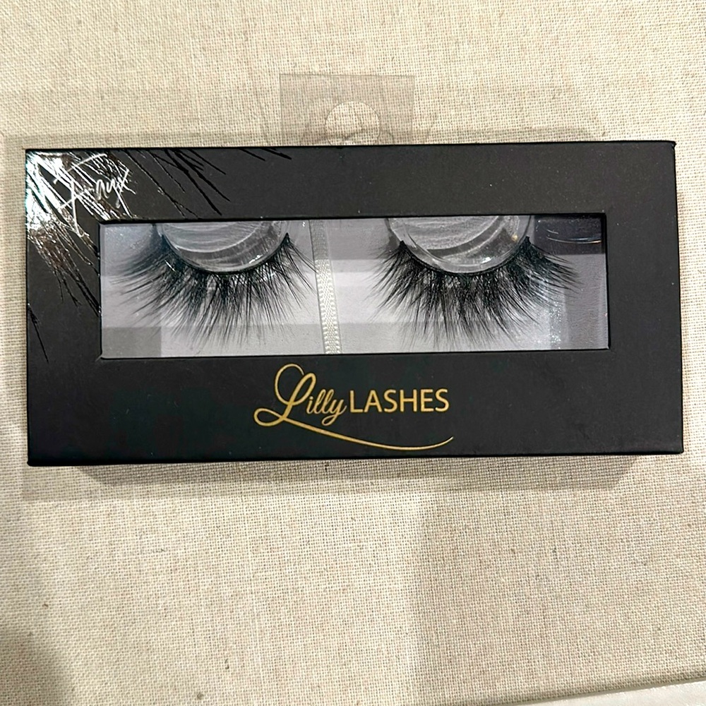 Fake eyelashes